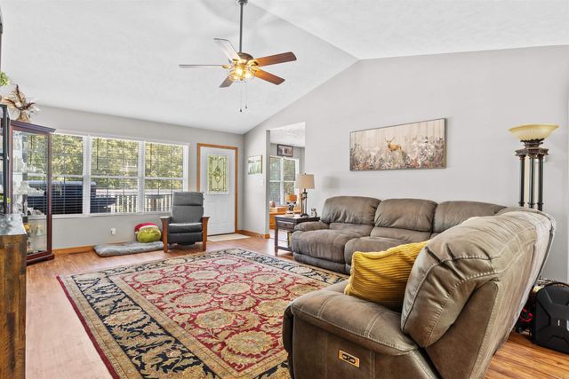 60 Red Fox Rd, Greers Ferry, AR 72067