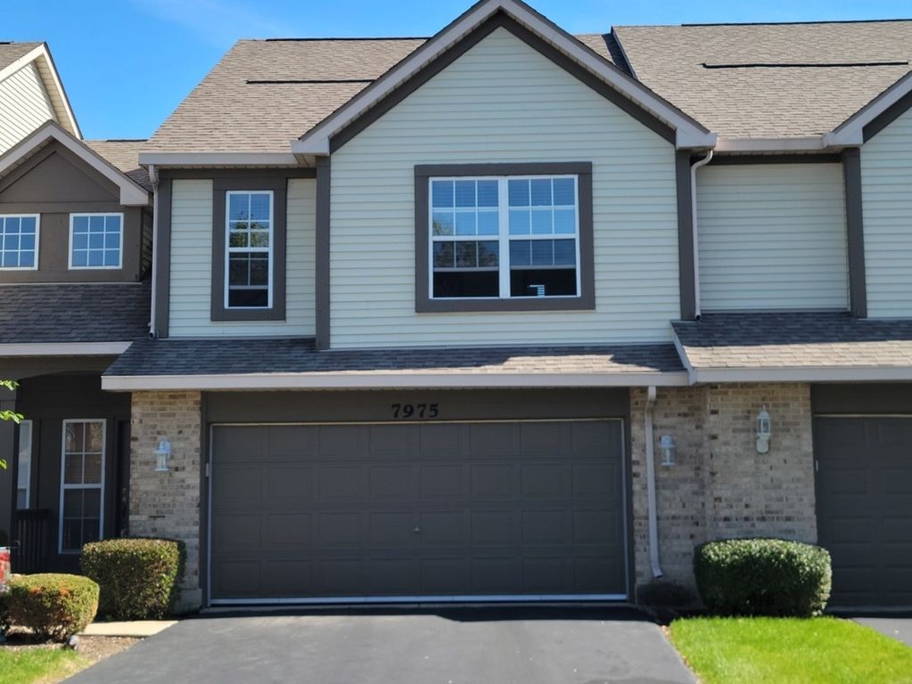7975 Hedgewood Drive 7975, Darien, IL 60561 — exterior