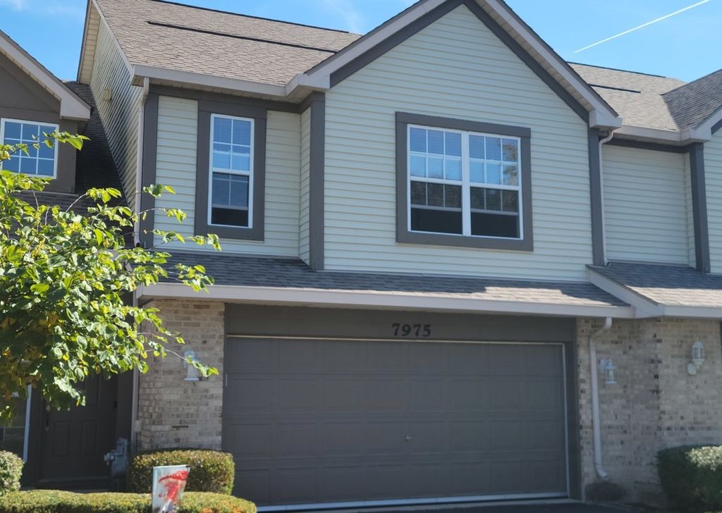 7975 Hedgewood Drive 7975, Darien, IL 60561 — photo 2