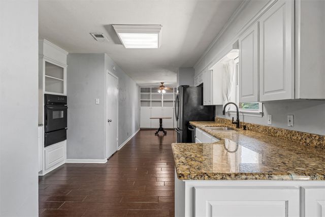 431 Brookwood Drive, Woodway, TX 76712