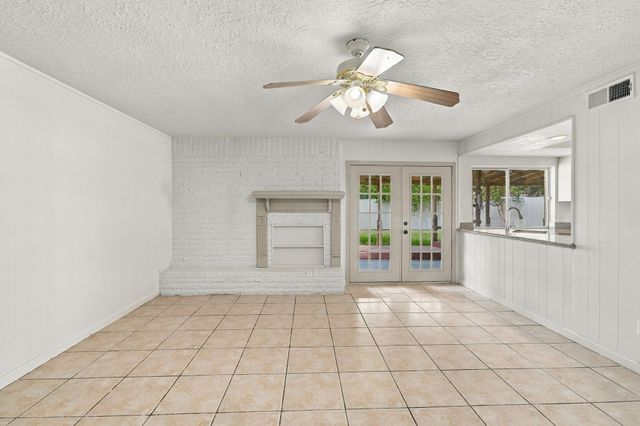 6910 Indian Falls Drive, Houston, TX 77489