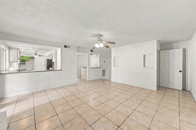 6910 Indian Falls Drive, Houston, TX 77489