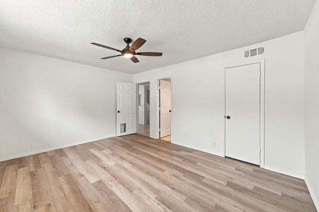6910 Indian Falls Drive, Houston, TX 77489