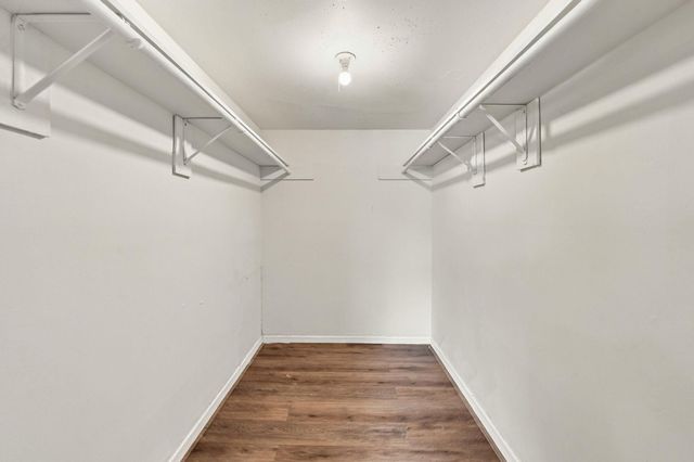 6910 Indian Falls Drive, Houston, TX 77489