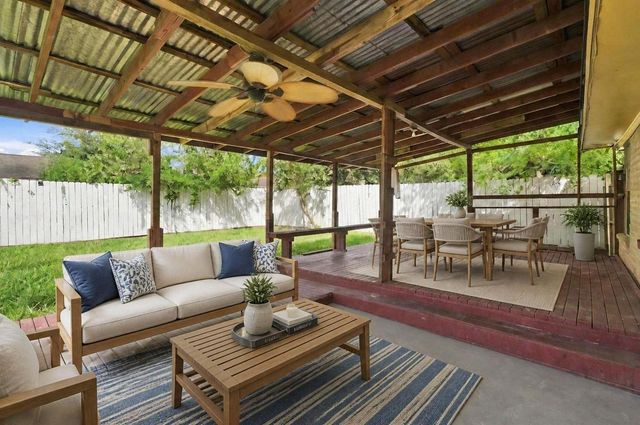 6910 Indian Falls Drive, Houston, TX 77489