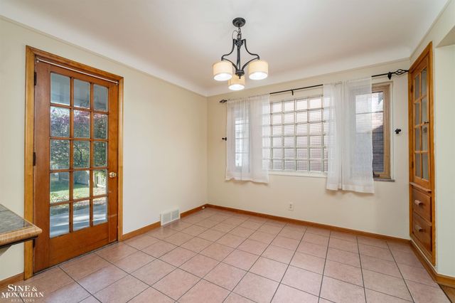 201 McMillan Road, Grosse Pointe Farms, MI 48236