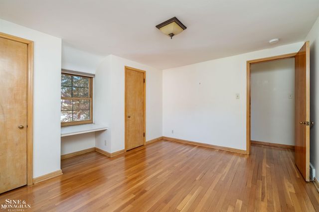 201 McMillan Road, Grosse Pointe Farms, MI 48236