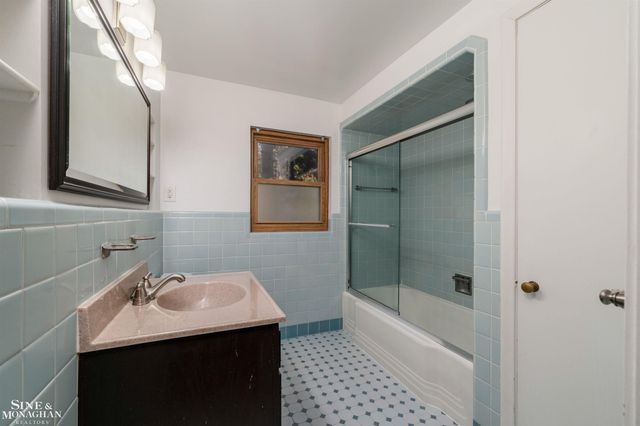 201 McMillan Road, Grosse Pointe Farms, MI 48236