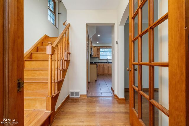 201 McMillan Road, Grosse Pointe Farms, MI 48236