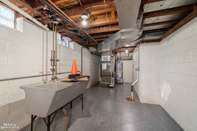 201 McMillan Road, Grosse Pointe Farms, MI 48236