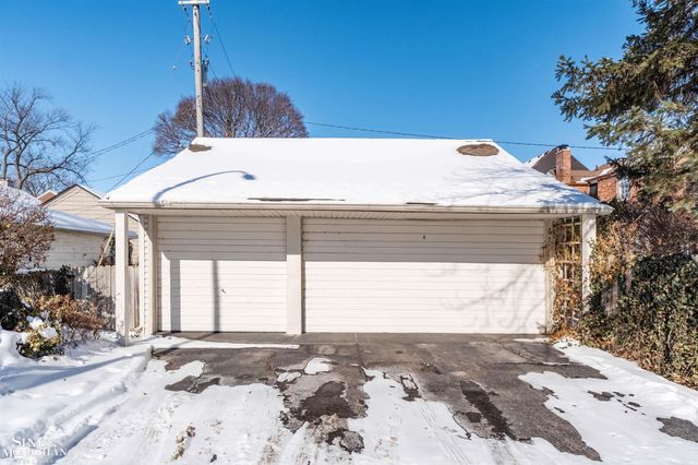 201 McMillan Road, Grosse Pointe Farms, MI 48236