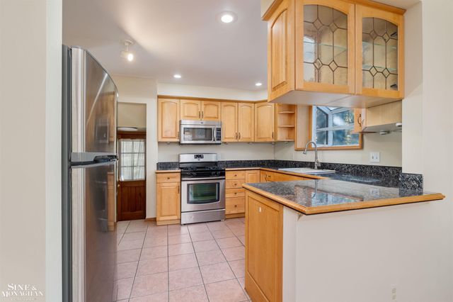 201 McMillan Road, Grosse Pointe Farms, MI 48236