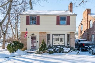 201 McMillan Road, Grosse Pointe Farms, MI 48236