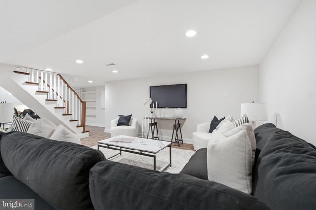30 MEADOWBROOK LN, Media, PA 19063