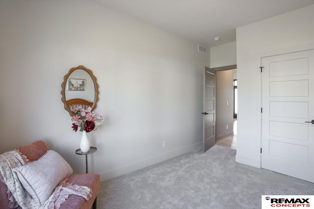 9445 S 81 Street, Lincoln, NE 68516