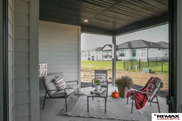 9445 S 81 Street, Lincoln, NE 68516