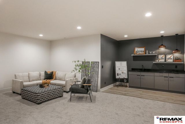 9445 S 81 Street, Lincoln, NE 68516