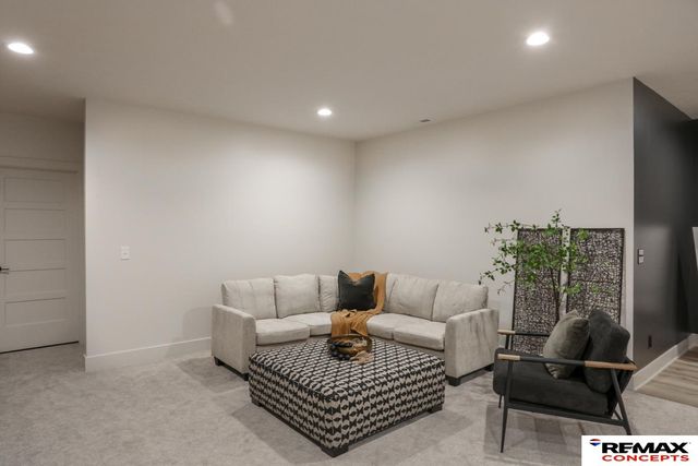 9445 S 81 Street, Lincoln, NE 68516