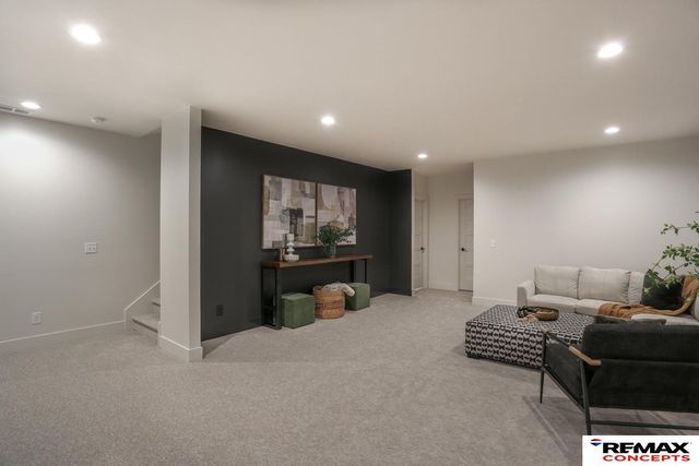 9445 S 81 Street, Lincoln, NE 68516