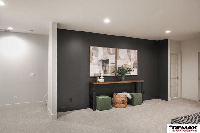 9445 S 81 Street, Lincoln, NE 68516