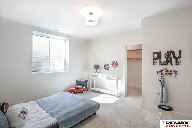 9445 S 81 Street, Lincoln, NE 68516