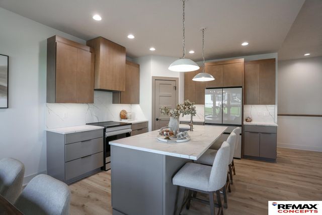 9445 S 81 Street, Lincoln, NE 68516