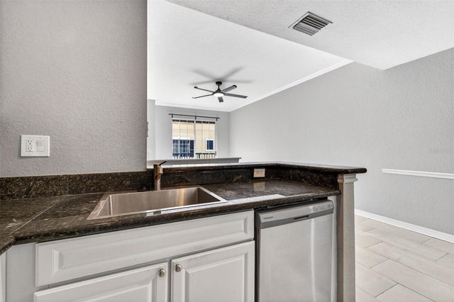 105 BRADFORD BEACH COURT 105, Tampa, FL 33609