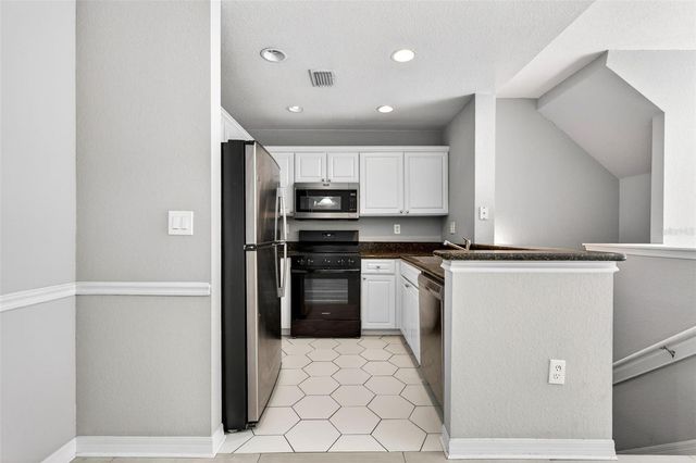 105 BRADFORD BEACH COURT 105, Tampa, FL 33609