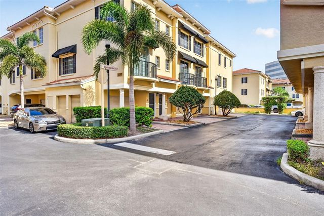 105 BRADFORD BEACH COURT 105, Tampa, FL 33609
