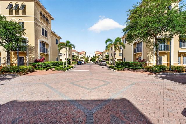 105 BRADFORD BEACH COURT 105, Tampa, FL 33609