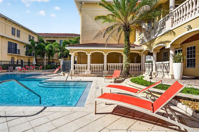 105 BRADFORD BEACH COURT 105, Tampa, FL 33609