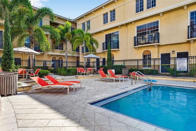 105 BRADFORD BEACH COURT 105, Tampa, FL 33609