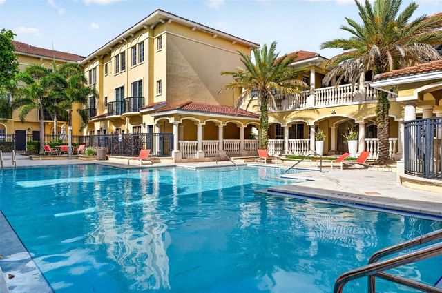105 BRADFORD BEACH COURT 105, Tampa, FL 33609
