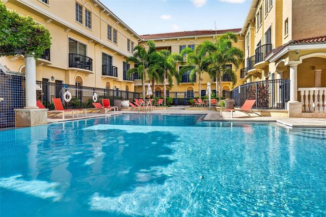 105 BRADFORD BEACH COURT 105, Tampa, FL 33609