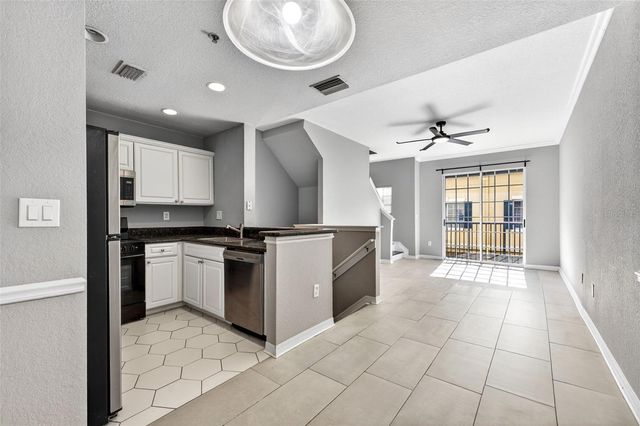 105 BRADFORD BEACH COURT 105, Tampa, FL 33609