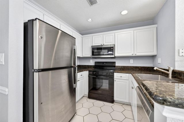 105 BRADFORD BEACH COURT 105, Tampa, FL 33609