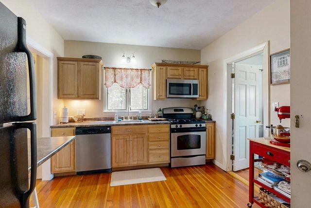 22 Adams St, Winthrop, MA 02152