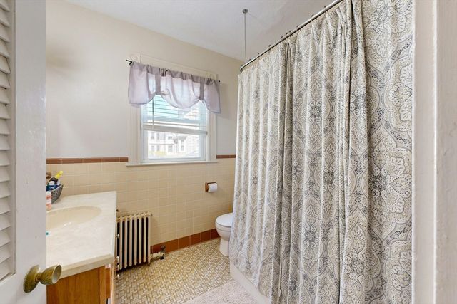 22 Adams St, Winthrop, MA 02152