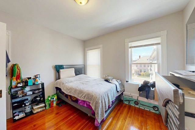 22 Adams St, Winthrop, MA 02152