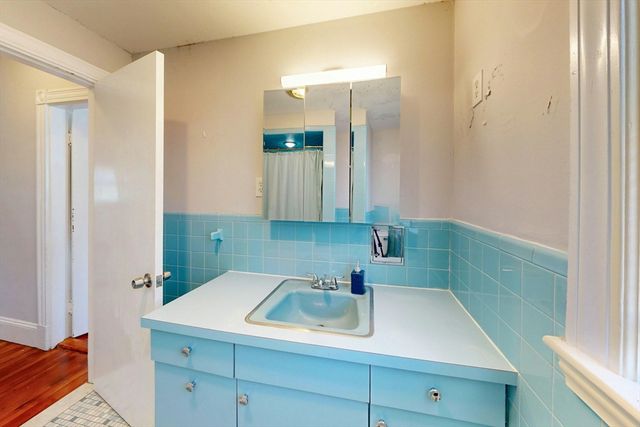 22 Adams St, Winthrop, MA 02152