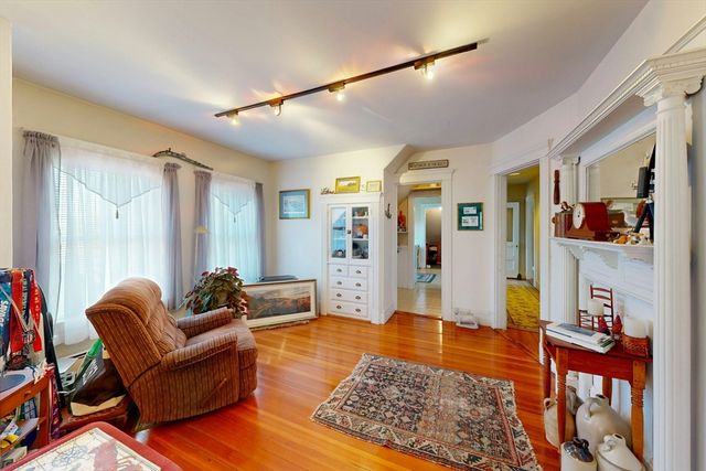 22 Adams St, Winthrop, MA 02152