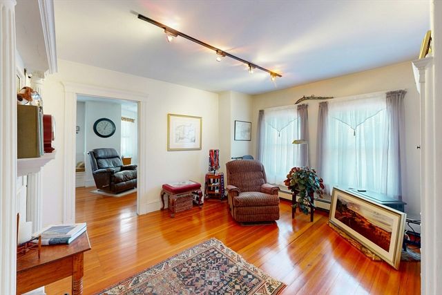 22 Adams St, Winthrop, MA 02152