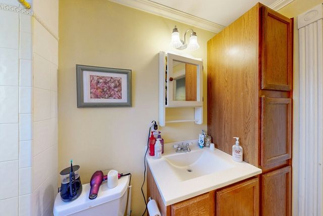 22 Adams St, Winthrop, MA 02152