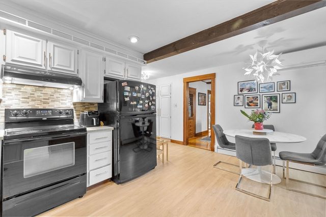 42 Wood St, Woburn, MA 01801