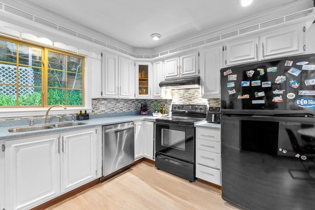42 Wood St, Woburn, MA 01801
