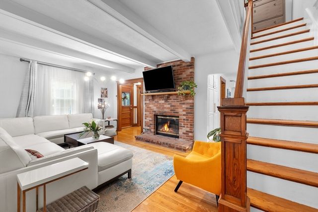 42 Wood St, Woburn, MA 01801