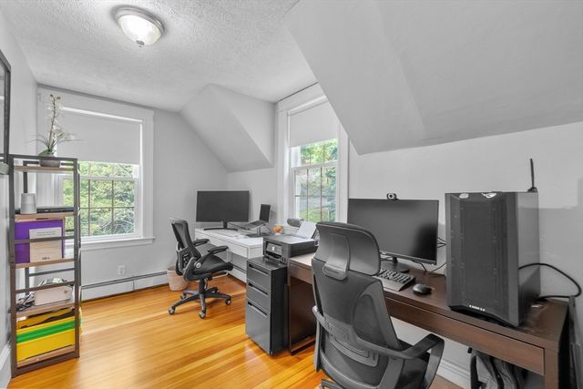 42 Wood St, Woburn, MA 01801