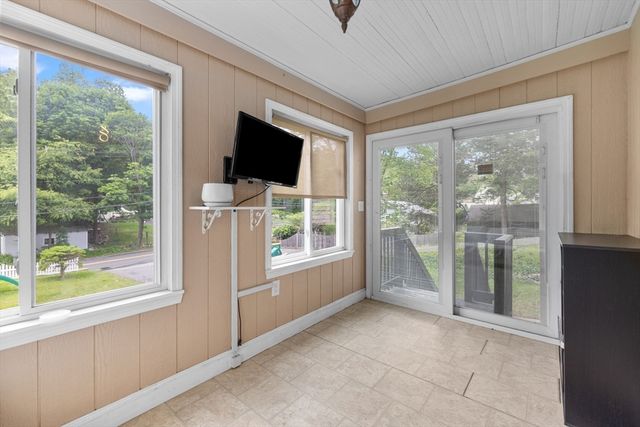 42 Wood St, Woburn, MA 01801