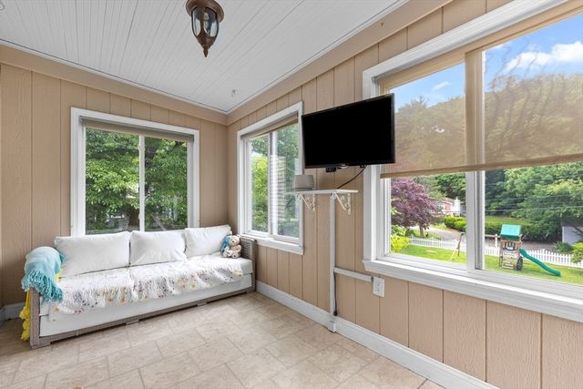 42 Wood St, Woburn, MA 01801
