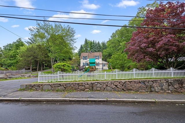 42 Wood St, Woburn, MA 01801